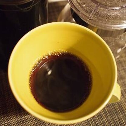 おはようございます　ドリップコーヒーに黒蜜ならぬ黒砂糖で！ウ・ウイスキ・・・（タラァ～ン　ミアタラナイ）１２月ってバタバタですよね　今年も後少しですね